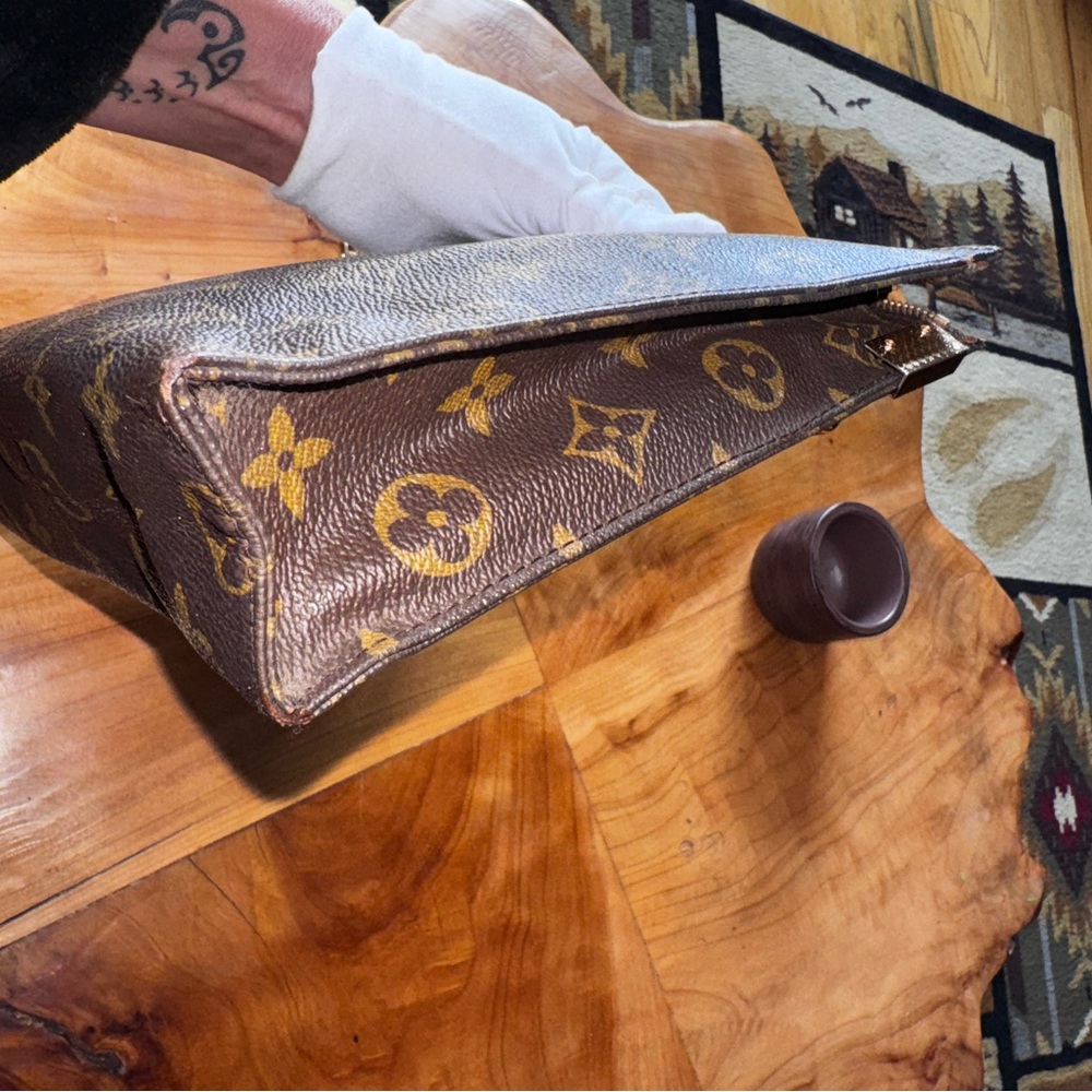 Louis Vuitton
Monogram Poche Toilette vintage unbranded chain - Picture 5 of 14